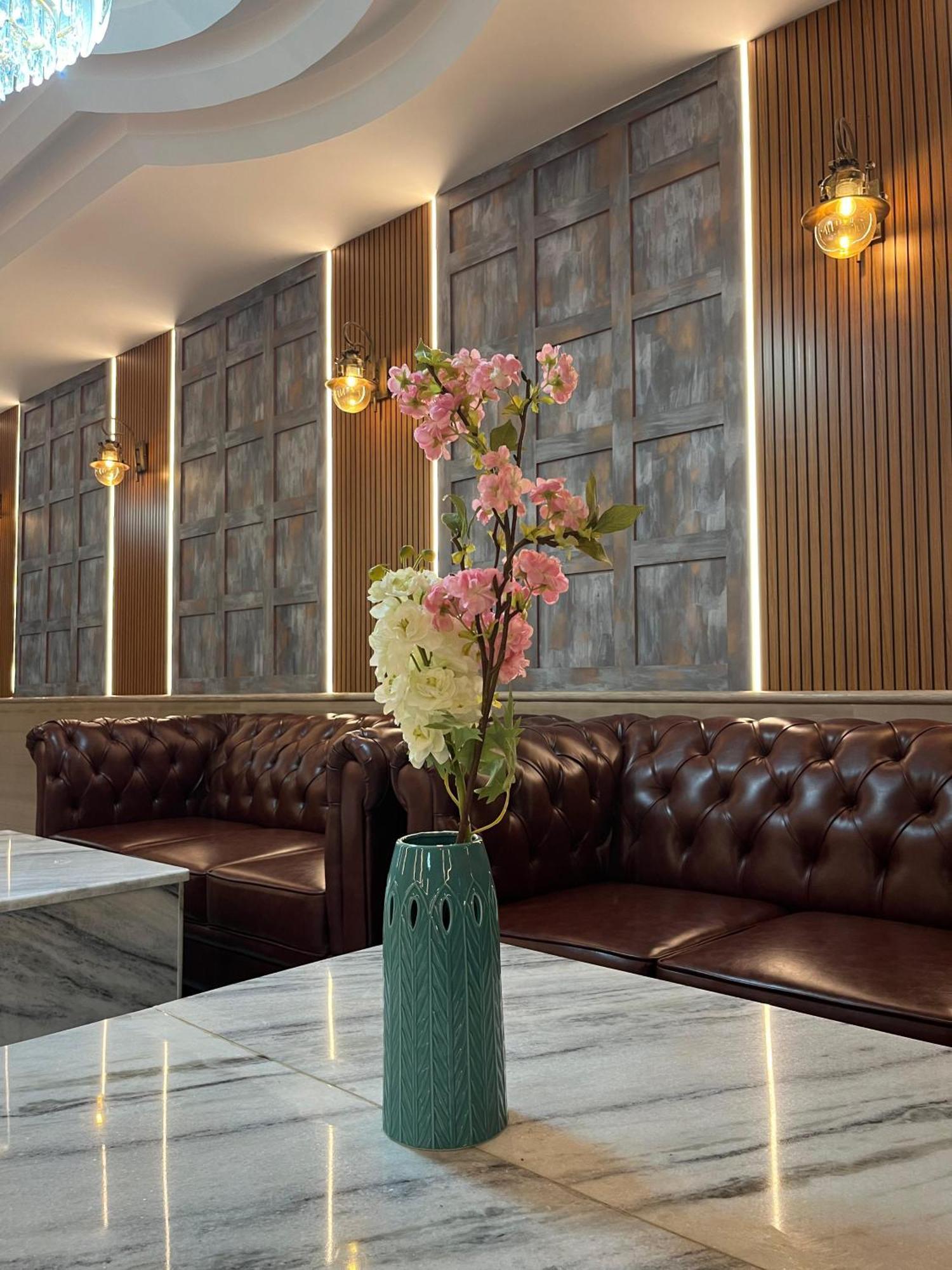 Richmond Inn And Suites Манипала Екстериор снимка